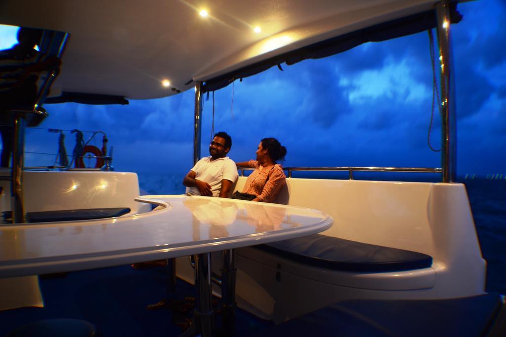 Seahouse Maldives Topdeck Hotel Malé Eksteriør billede
